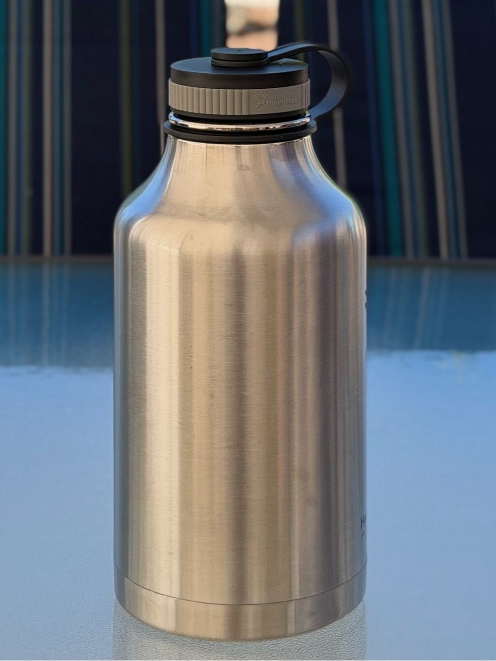 Hydro Flask 64 Oz. Stainless Steel Vacuum Insulated Water Bottle ~ Flawed - Picture 2 of 10